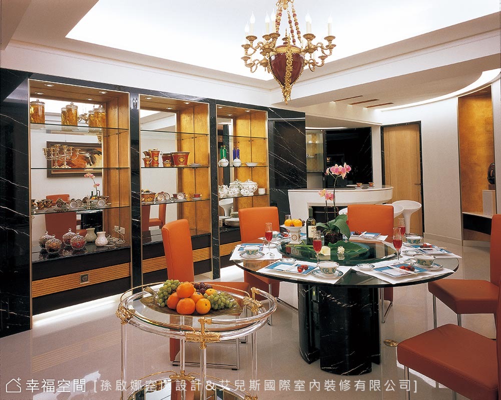 金色、橘色的空間異想 冷暖對比玩轉世代居